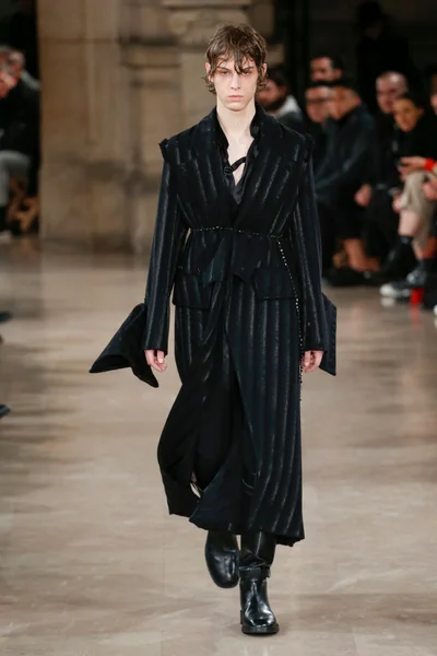 Look 43